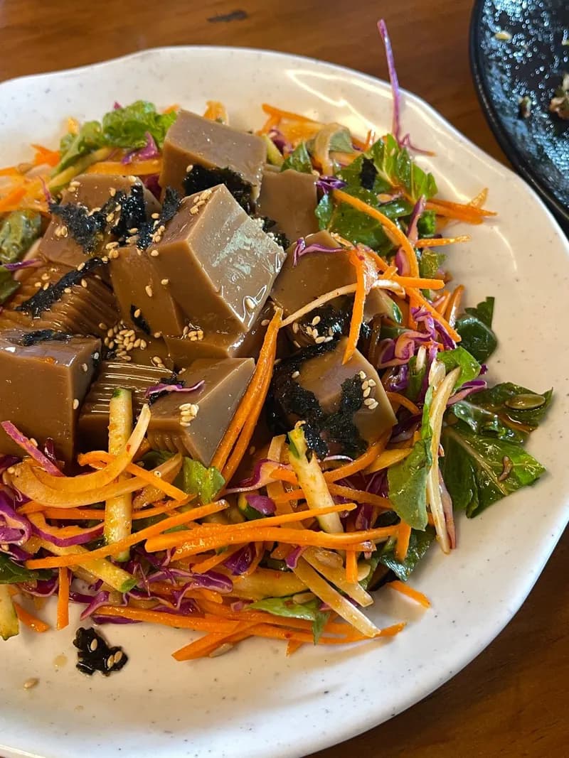 どんぐり豆腐の和え物