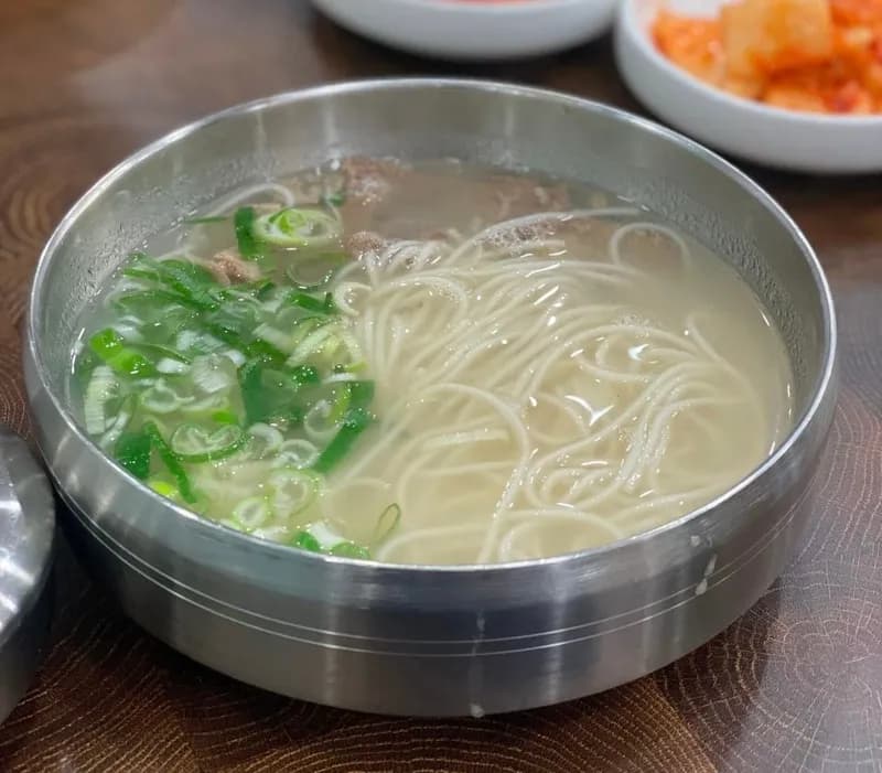 牛骨煮込みスープ