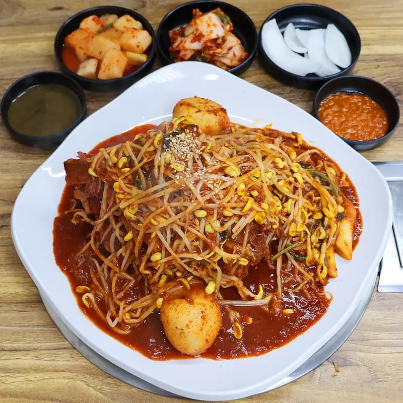 骨付き豚肉の蒸し物