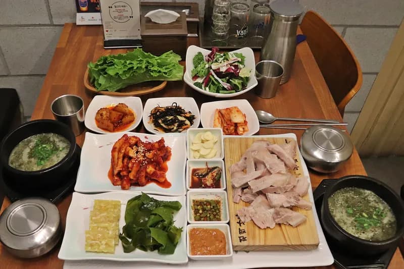 【ランチ限定】トムベ茹で豚セット