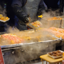 明洞の屋台でローカルフードを食べ歩き - 画像 3