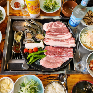 18:00 夜ごはん ソプジ黒豚 城山本店（섭지흑돼지 성산본점） 이미지 1